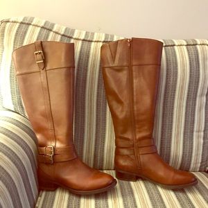 FALL IS HERE!! FALL IN LOVE WITH THESE BOOTS!!